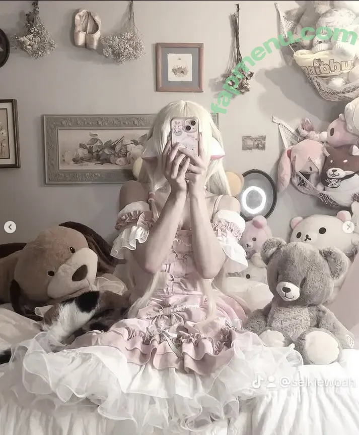 selkiewoah nude photo #0123 (selkiewoah)