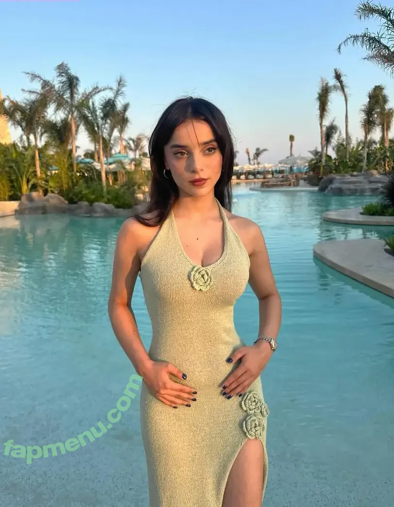 Semiraminta nude photo #0025 (Yeliz Korkmaz)
