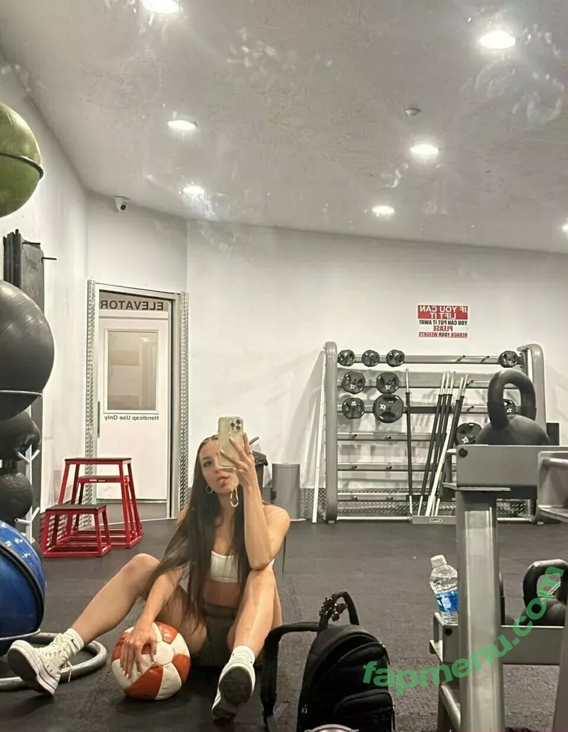 senioryear nude photo #1037 (Alexis / senioryearnetflix)