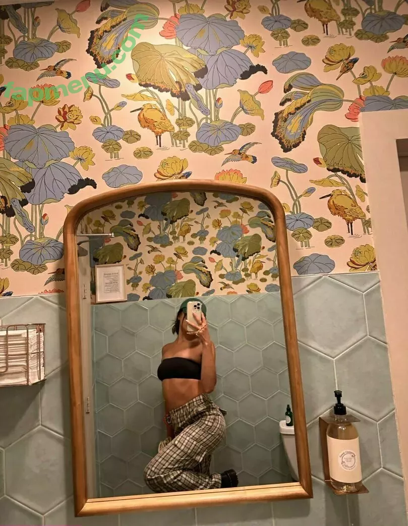 senioryear nude photo #1189 (Alexis / senioryearnetflix)