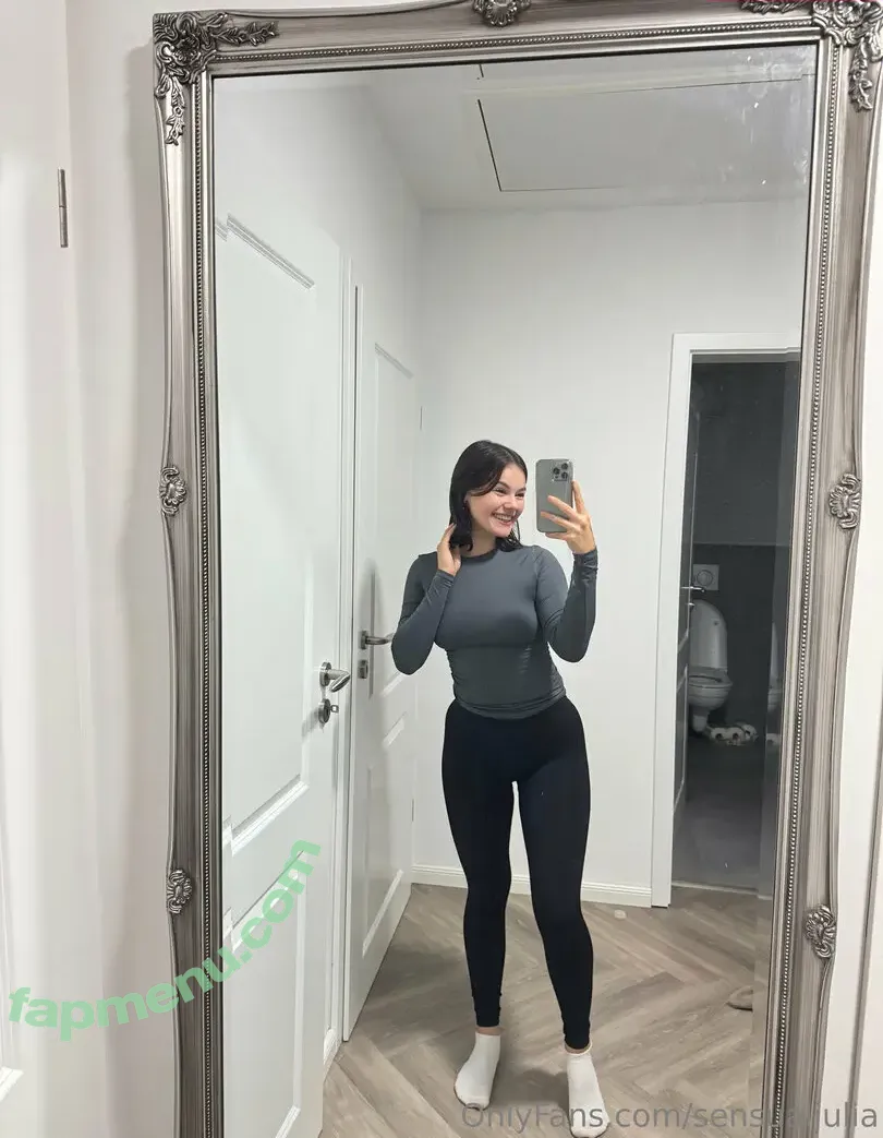 sensualjulia nude photo #0019 (julia.laurenx)