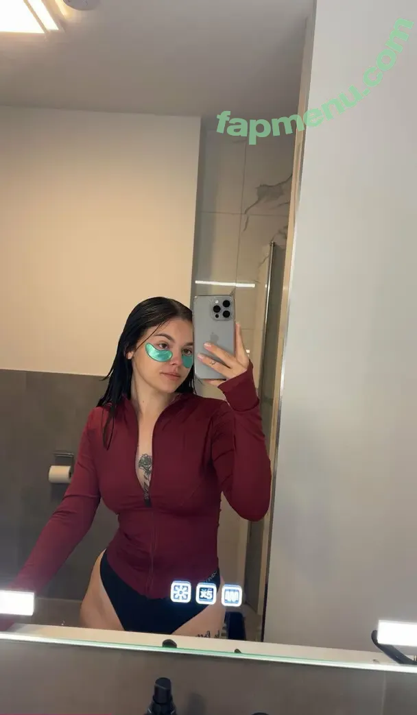 sensualjulia nude photo #0025 (julia.laurenx)