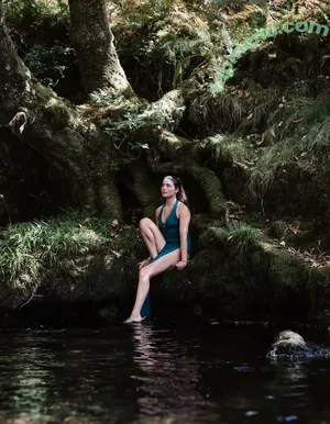 Seren Hawley Plows / Hedgerow Healing / Hedgerow_healing nude photo #0028