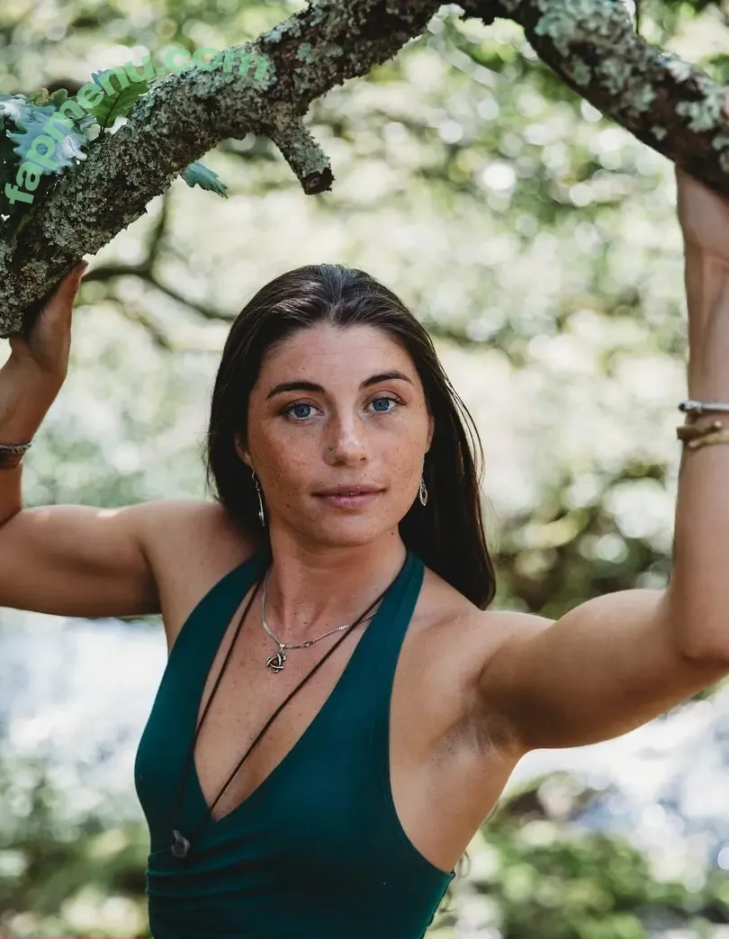 Seren Hawley Plows nude photo #0003 (Hedgerow Healing / Hedgerow_healing)