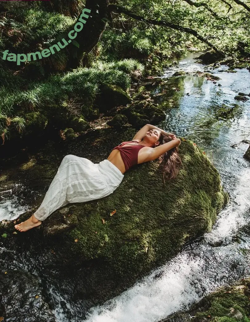 Seren Hawley Plows nude photo #0009 (Hedgerow Healing / Hedgerow_healing)