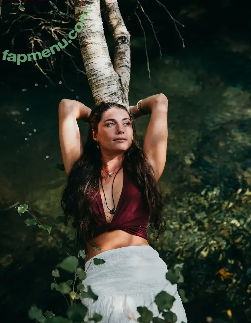 Seren Hawley Plows nude photo #0012 (Hedgerow Healing / Hedgerow_healing)