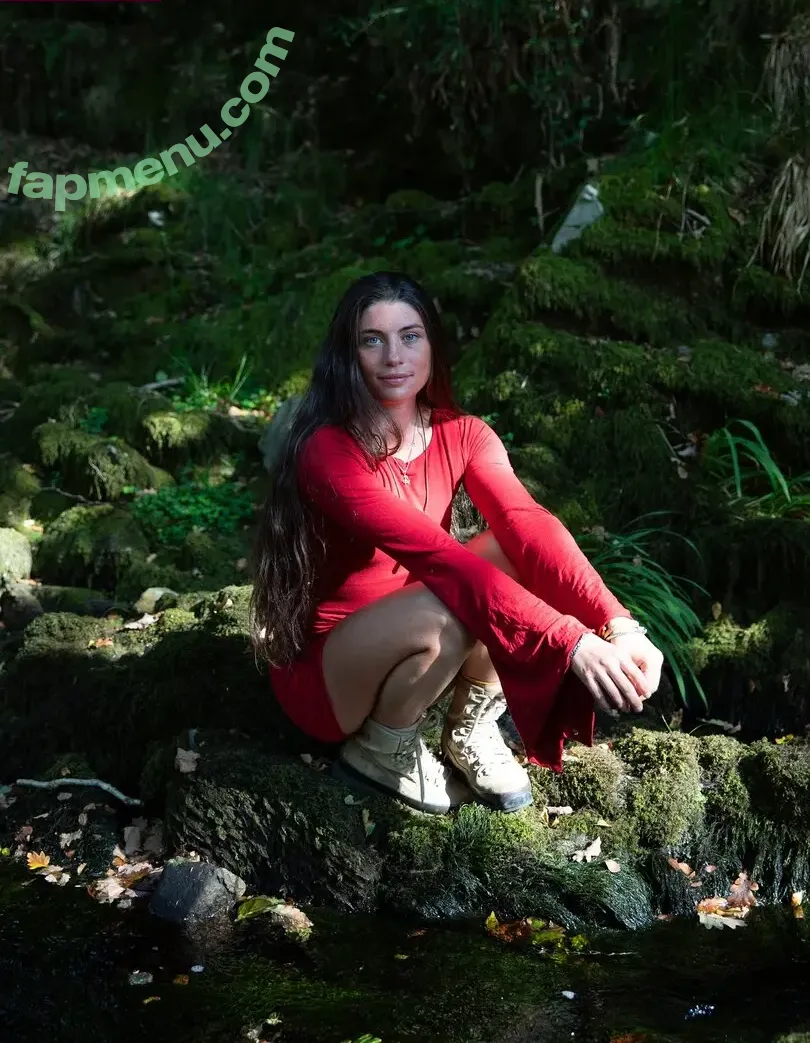 Seren Hawley Plows nude photo #0018 (Hedgerow Healing / Hedgerow_healing)