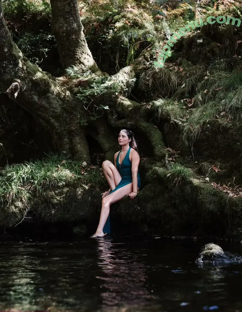 Seren Hawley Plows nude photo #0028 (Hedgerow Healing / Hedgerow_healing)