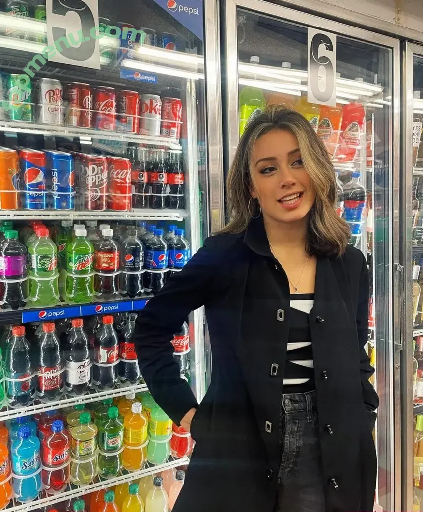 Serena Mello nude photo #0001 (Food Truck Girl / brunomellooficial / serenamello)