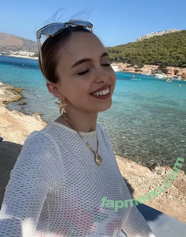 Serena Skybourne nude photo #0276 (SerenaSkybourne / Serena_Sky1 / serena.00)