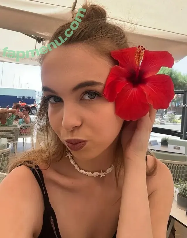 Serena Skybourne nude photo #0280 (SerenaSkybourne / Serena_Sky1 / serena.00)