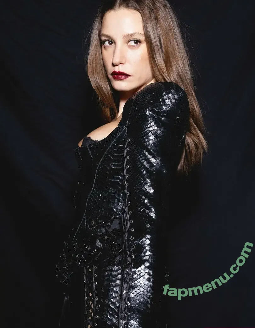 Serenay Sarıkaya nude photo #0022 (Serenay Sarikaya / serenayss)