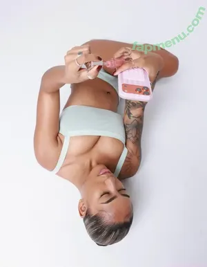 Serenity Grace / Nenee.xo / yoko1525 nude photo #0079