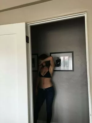 Serinda Swan / serindaswan nude photo #0012