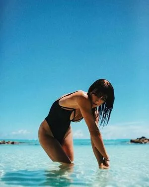 Serinda Swan / serindaswan nude photo #0020