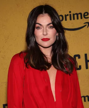 Serinda Swan / serindaswan nude photo #0052