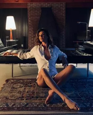 Serinda Swan / serindaswan nude photo #0109