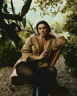 Serinda Swan / serindaswan nude photo #0113