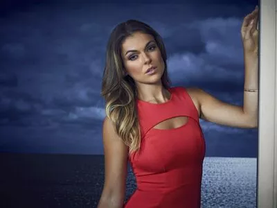 Serinda Swan / serindaswan nude photo #0117