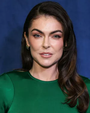 Serinda Swan / serindaswan nude photo #0141