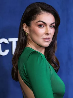 Serinda Swan / serindaswan nude photo #0144