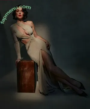 Serinda Swan / serindaswan nude photo #0757