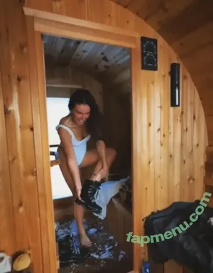 Serinda Swan / serindaswan nude photo #0772