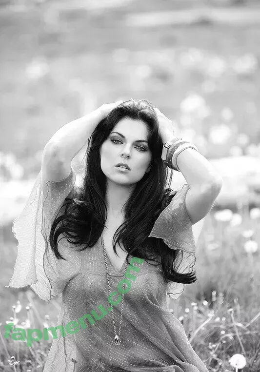 Serinda Swan nude photo #0038 (serindaswan)
