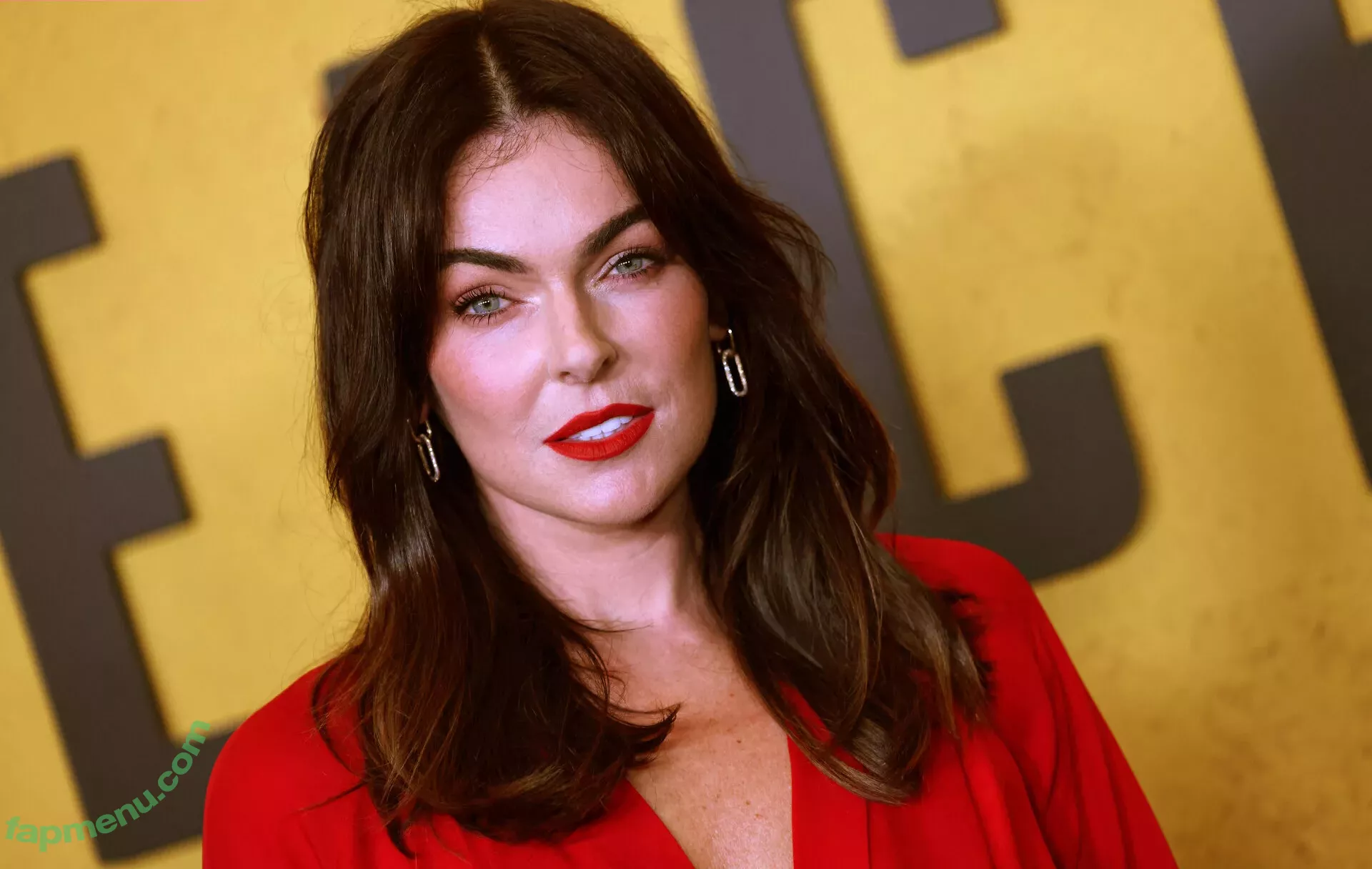 Serinda Swan nude photo #0047 (serindaswan)