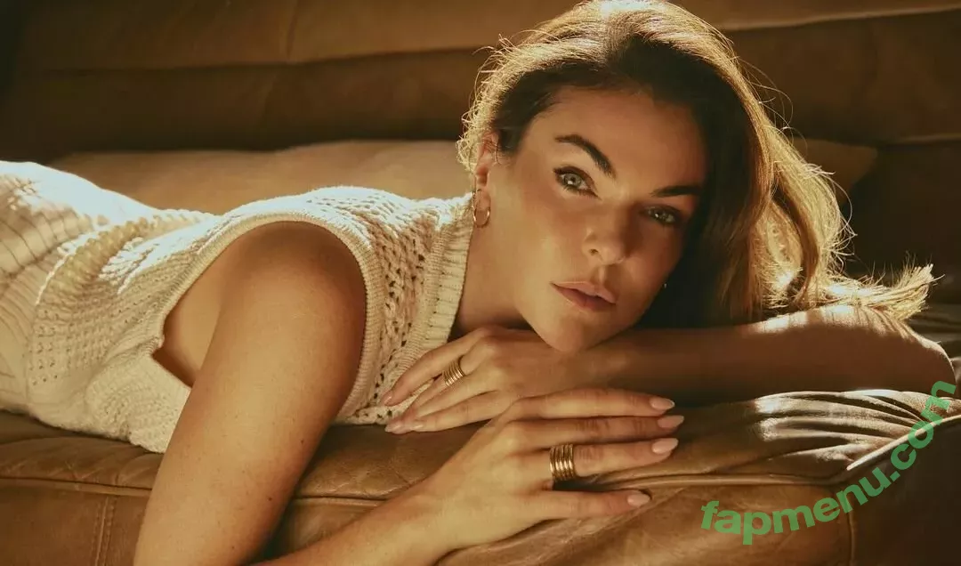 Serinda Swan nude photo #0135 (serindaswan)