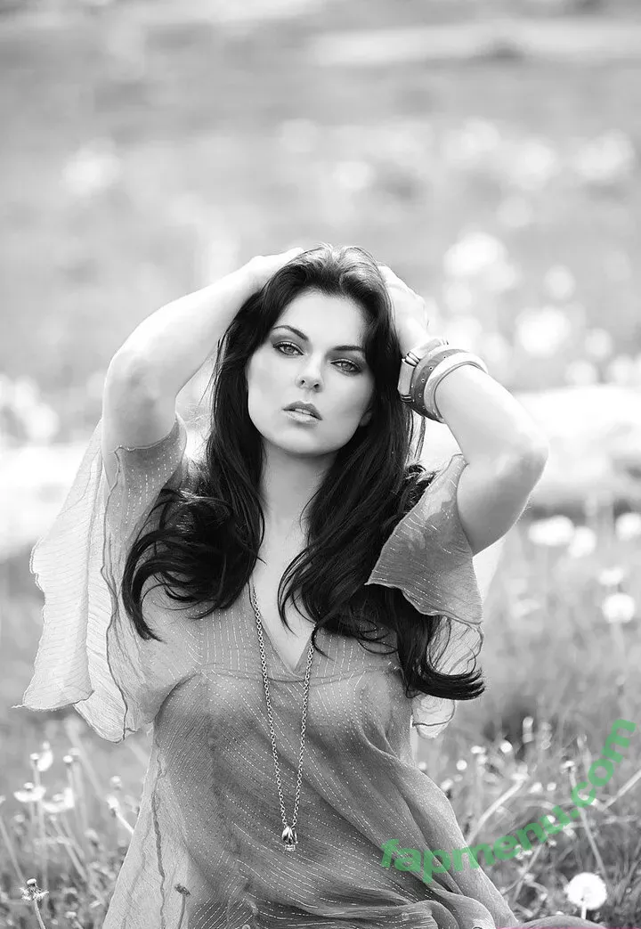Serinda Swan nude photo #0136 (serindaswan)
