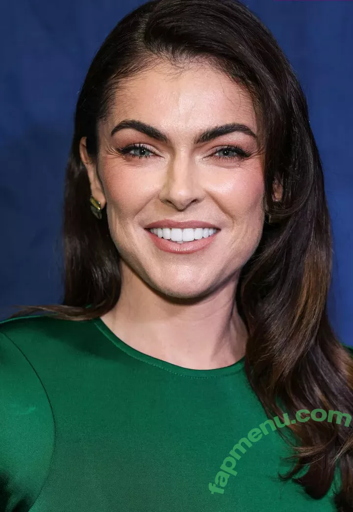 Serinda Swan nude photo #0143 (serindaswan)