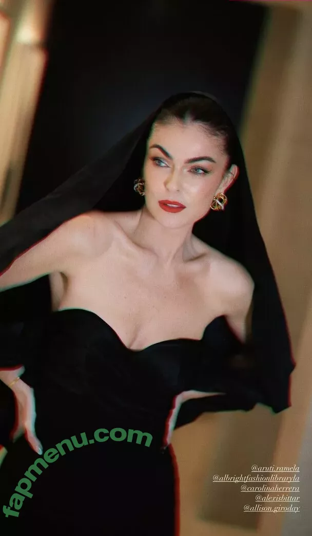 Serinda Swan nude photo #0158 (serindaswan)