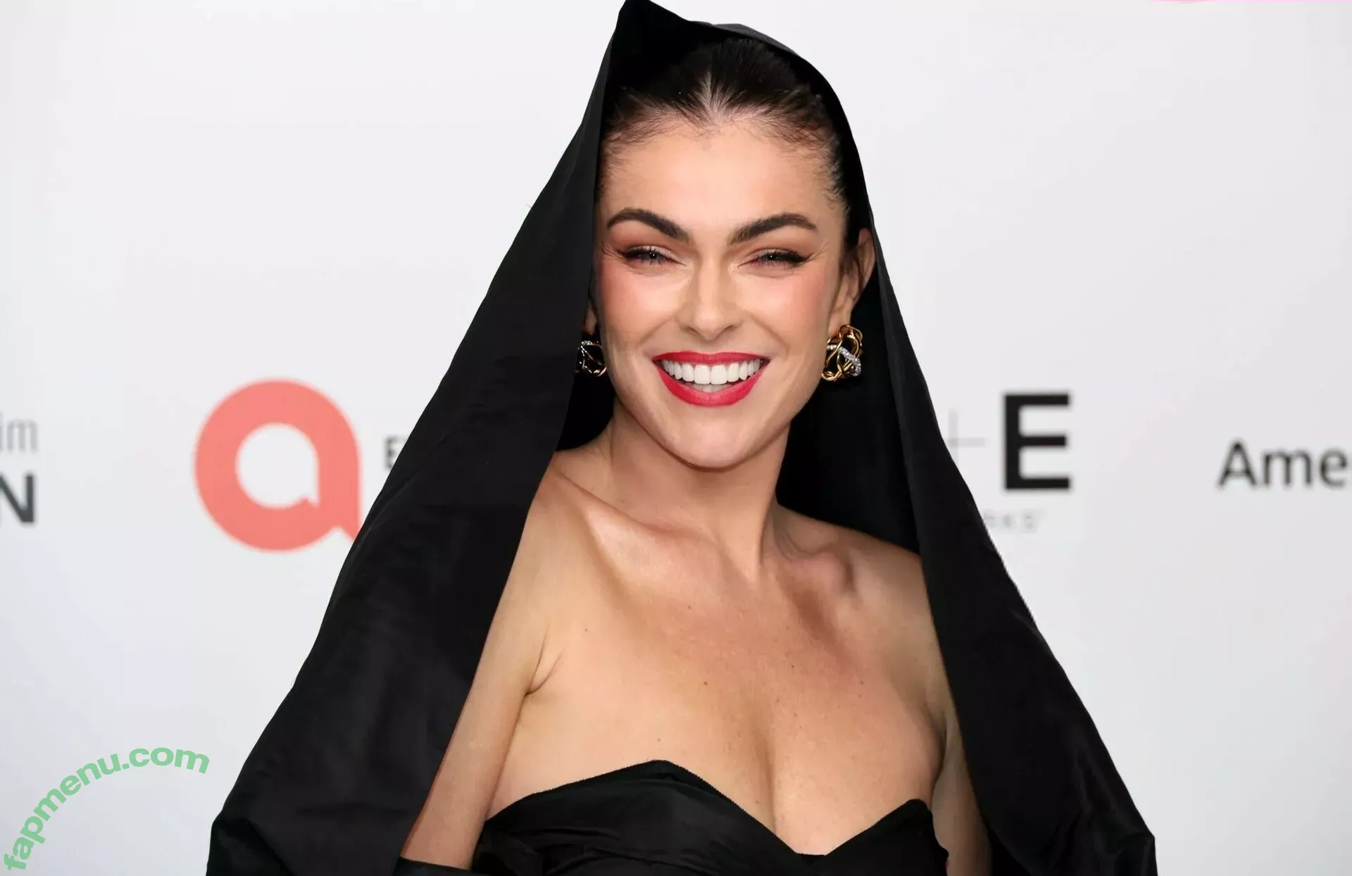 Serinda Swan nude photo #0166 (serindaswan)