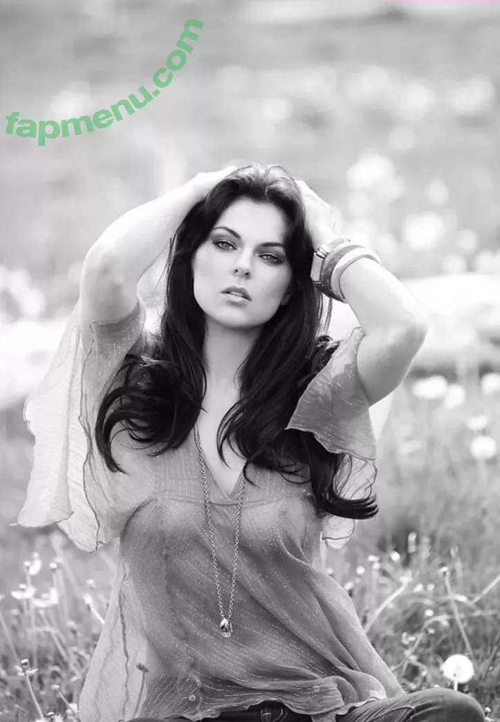 Serinda Swan nude photo #0209 (serindaswan)