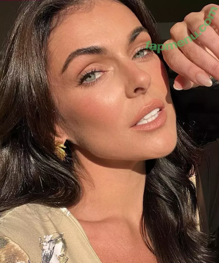 Serinda Swan nude photo #0376 (serindaswan)