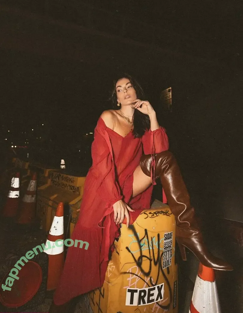 Serinda Swan nude photo #0749 (serindaswan)