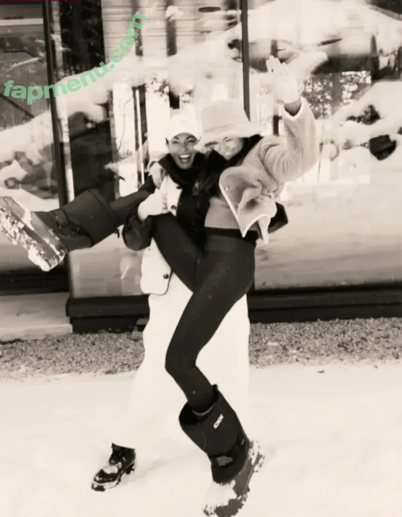 Serinda Swan nude photo #0785 (serindaswan)