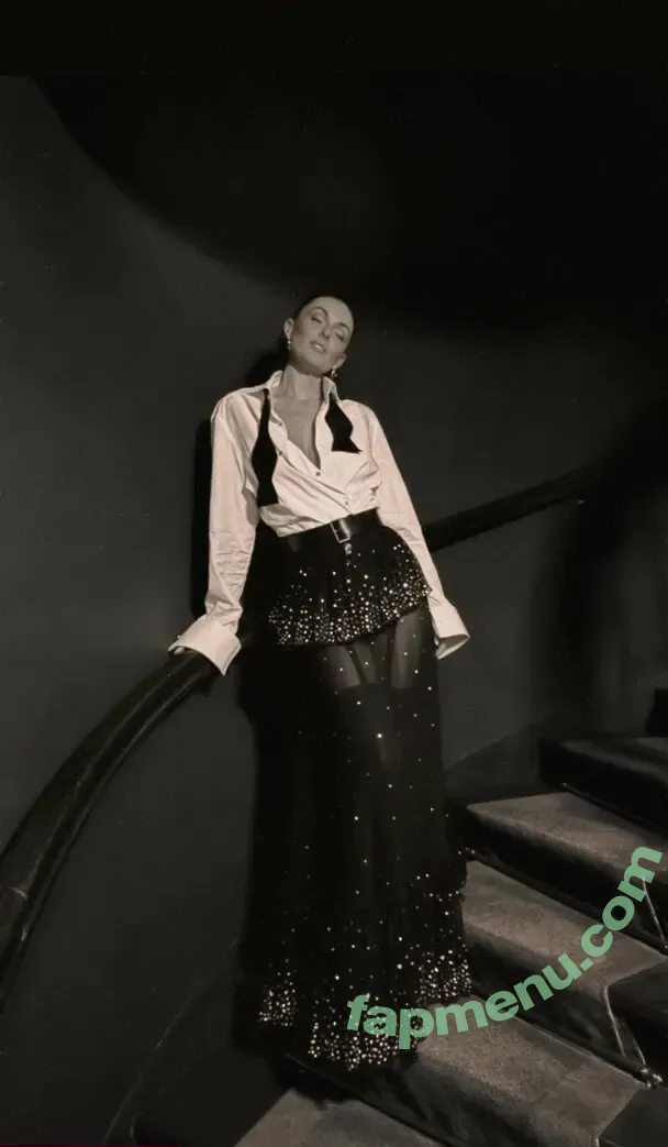 Serinda Swan nude photo #0794 (serindaswan)