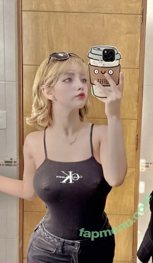 Seven Noelle nude photo #0001 (cafelover_idk / sevendeadlycreations / skywalkernoelle)