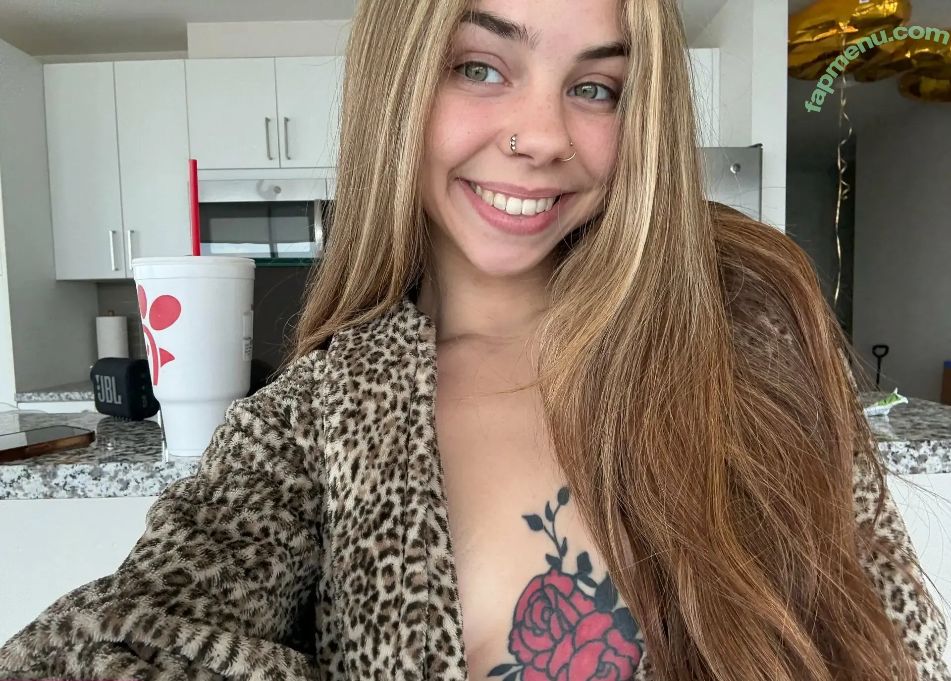 sevsmileyfree nude photo #0165 (amyymarie118)