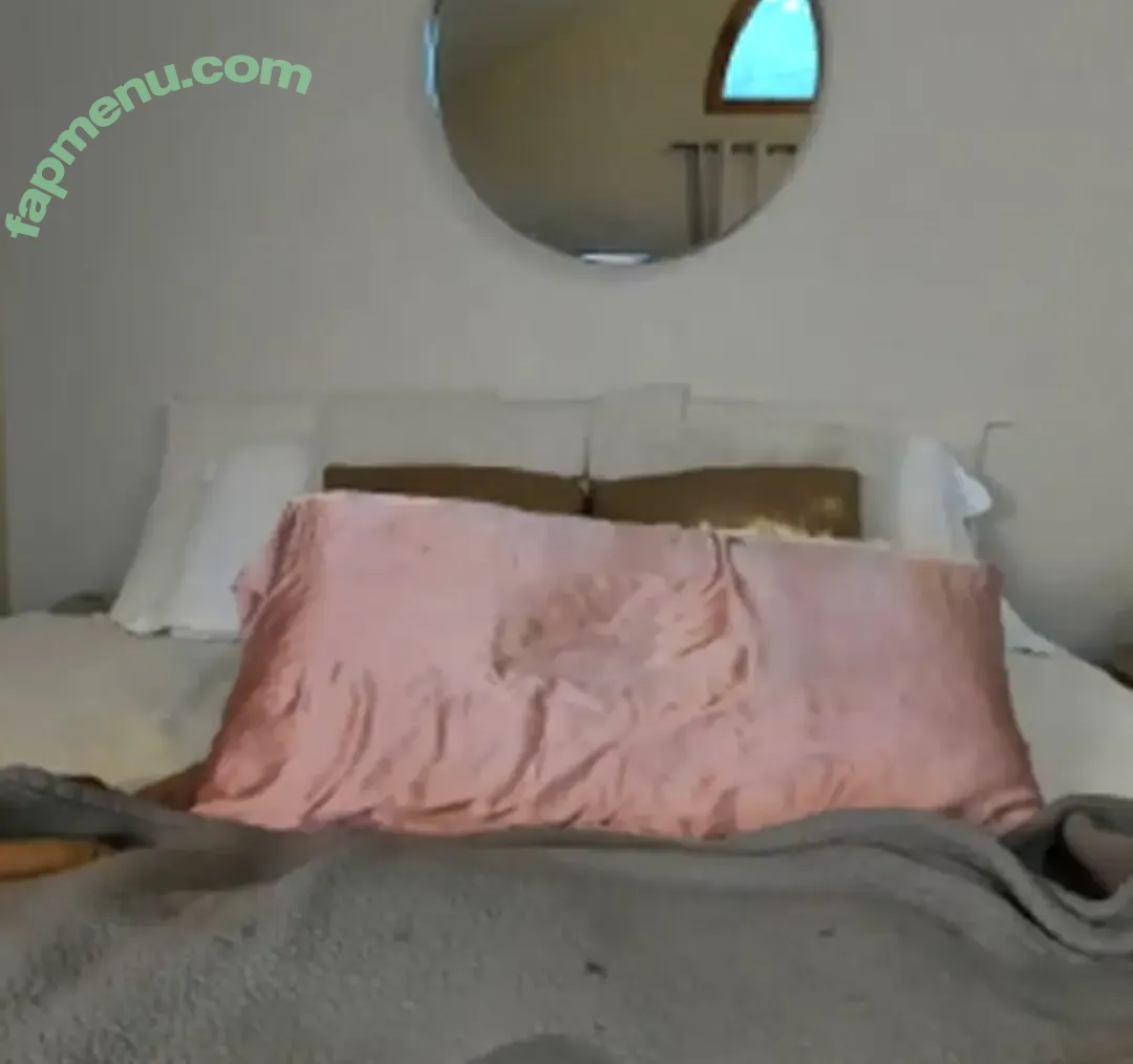 Sexxylaurab nude photo #0068 (sexylaura29 / withlaura_b)