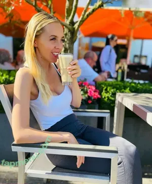 Sexy Julia / einfachechtjulia / sexyjulia.unfiltered nude photo #0151