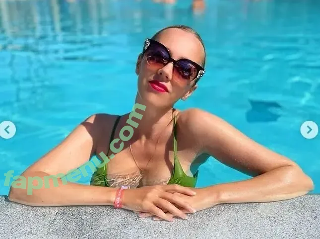 Sexy Julia nude photo #0003 (einfachechtjulia / sexyjulia.unfiltered)