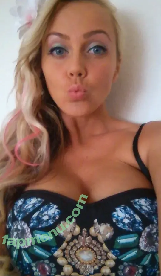 Sexy Julia nude photo #0006 (einfachechtjulia / sexyjulia.unfiltered)