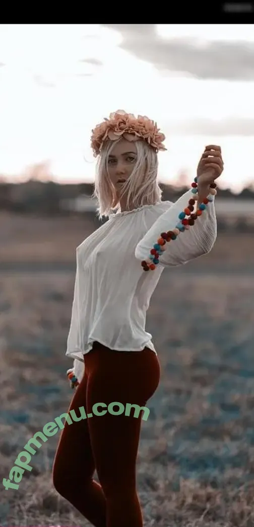 Sexy Julia nude photo #0009 (einfachechtjulia / sexyjulia.unfiltered)