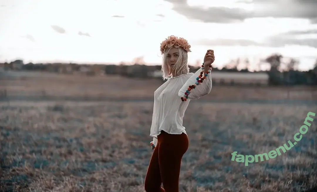 Sexy Julia nude photo #0024 (einfachechtjulia / sexyjulia.unfiltered)