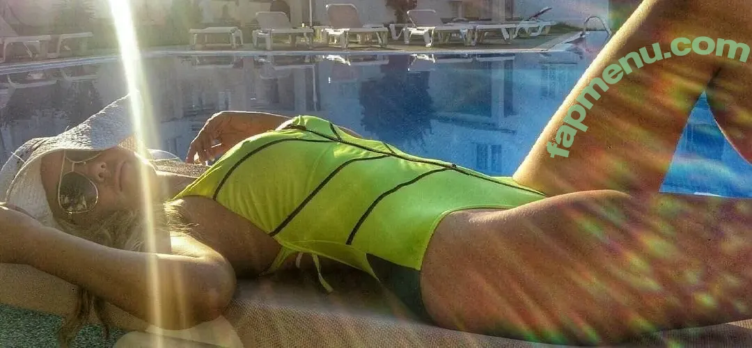 Sexy Julia nude photo #0051 (einfachechtjulia / sexyjulia.unfiltered)