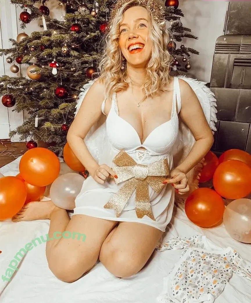 Sexy Julia nude photo #0131 (einfachechtjulia / sexyjulia.unfiltered)