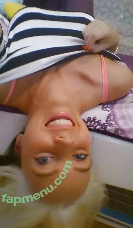 Sexy Julia nude photo #0140 (einfachechtjulia / sexyjulia.unfiltered)